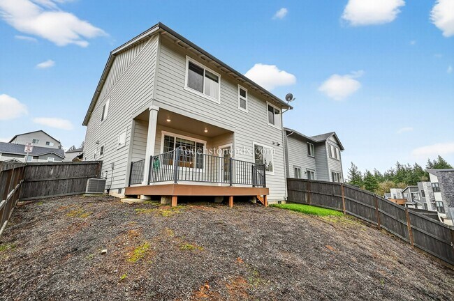 Building Photo - Modern 3BD | 2.5 BA Happy Valley Home On Corner Lot!