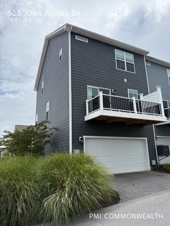 Building Photo - 515 John Adams Dr NW