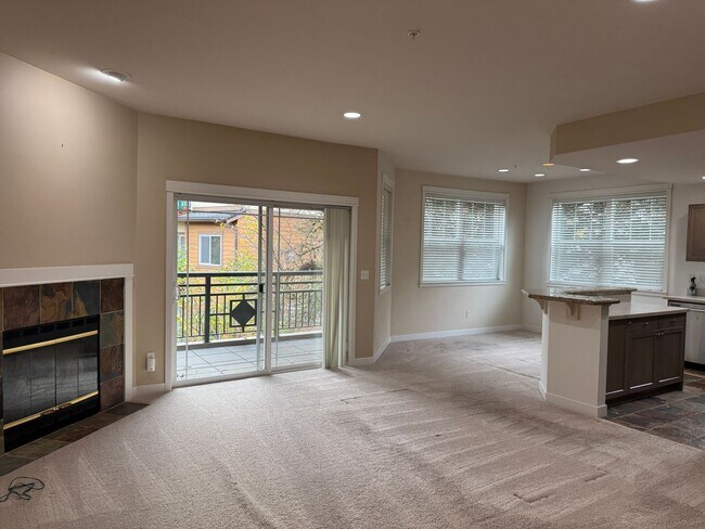 Building Photo - Issaquah 1bed Condo