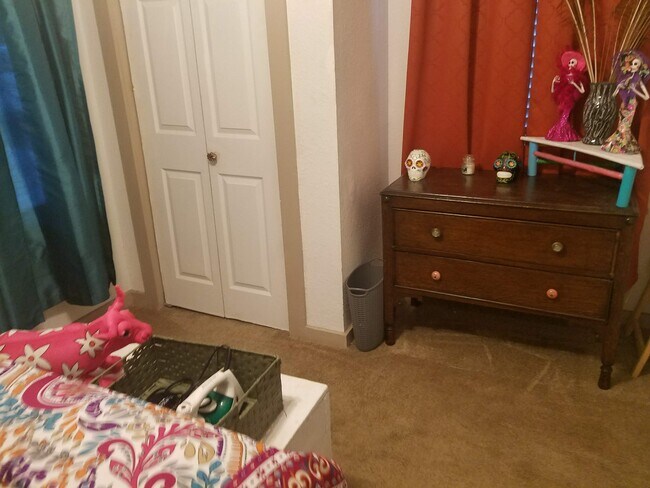 Building Photo - 2223 E Commerce St