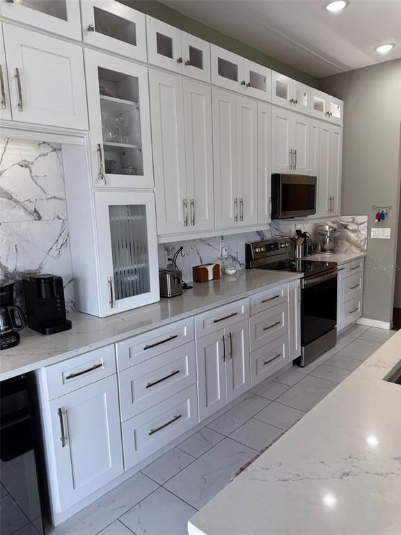 Building Photo - 731 Masterpiece Dr