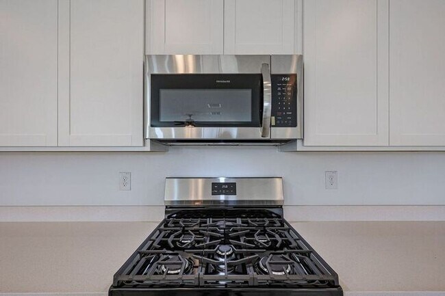 Building Photo - Alamar Living, 4 Bed, 3 Bath Rental!