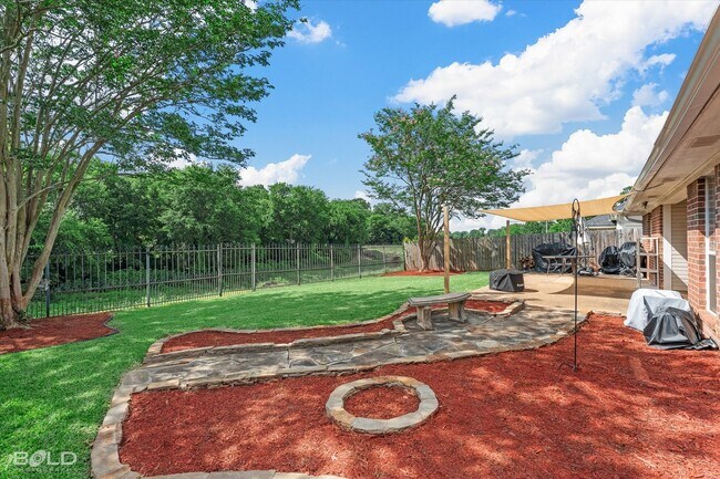 Building Photo - 4 Bedroom 2.5 Bathroom in Stockwell