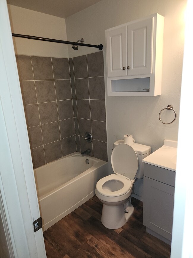 Building Photo - 1307 S Iowa Ave