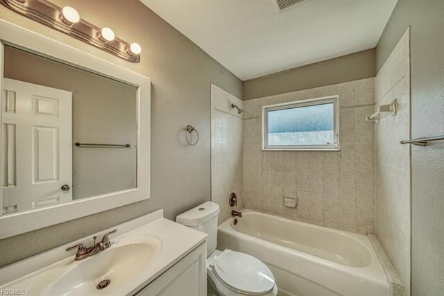 Building Photo - 2002-2004 NE 6th St