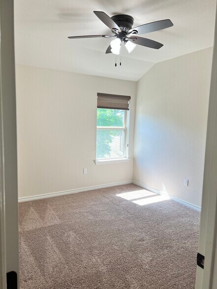 Building Photo - 9003 Gage Dr