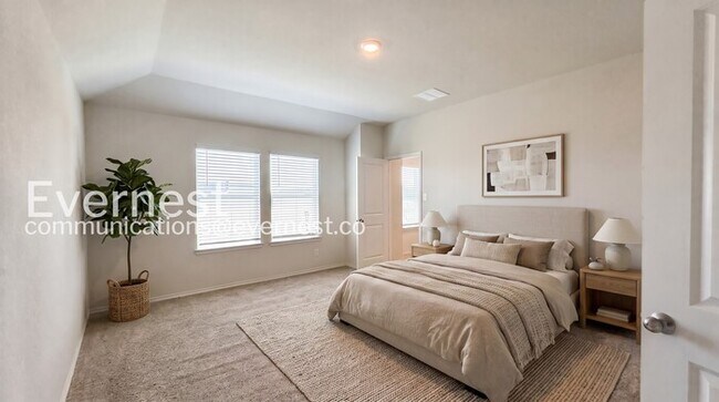 Building Photo - 3 Bed/2.5 Bath Home with Fenced Yard & Garage / Vouchers Accepted / Available Now!
