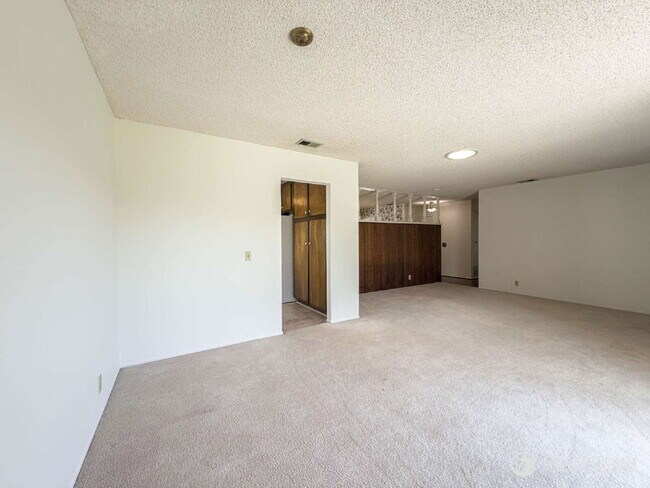 Building Photo - Charming 3-Bed, 2-Bath Home in the Heart of Ventura | 1,465 Sq Ft