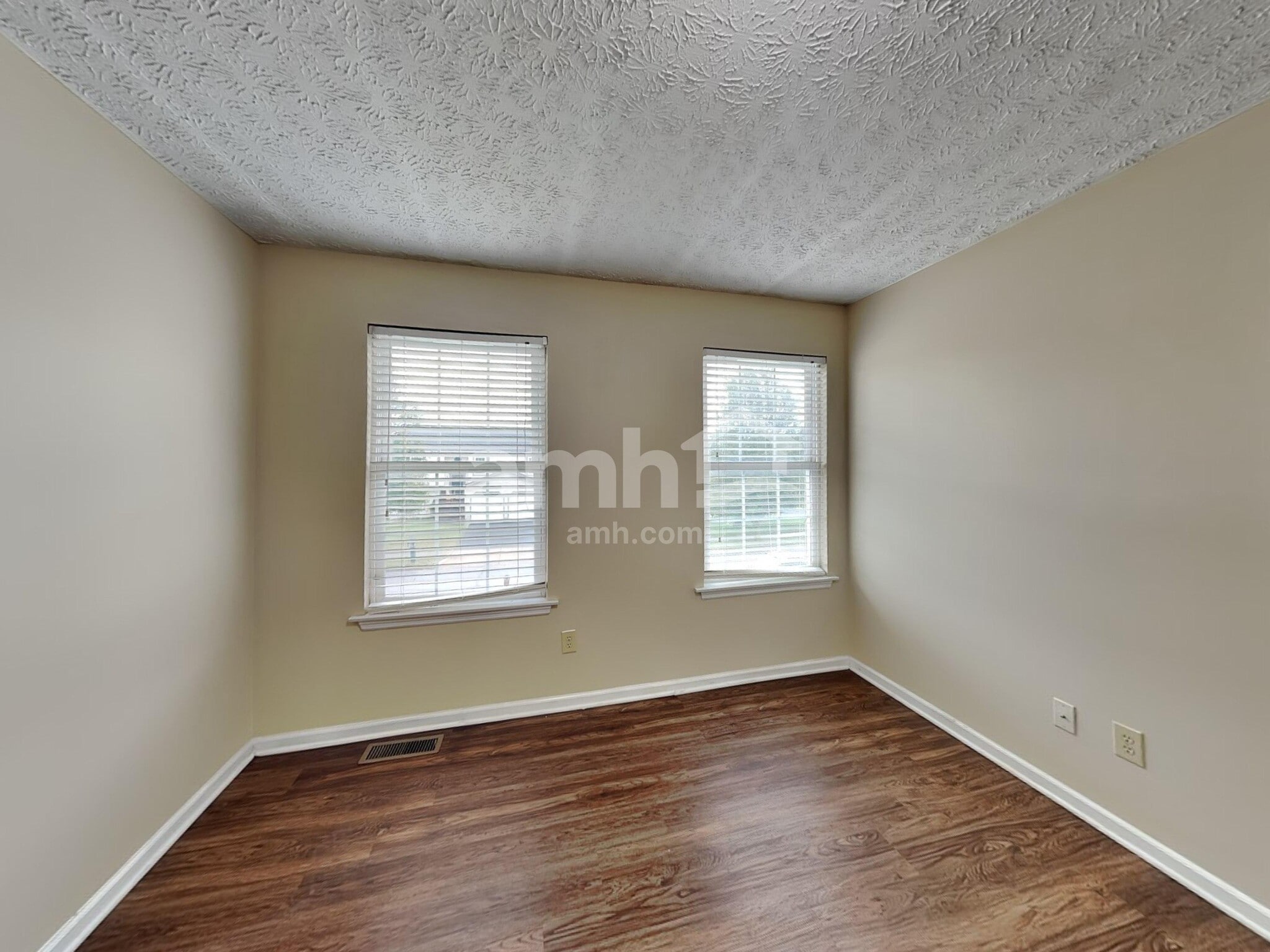 Building Photo - 1713 Convair Dr