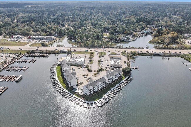 Building Photo - 168 Lake Point Blvd