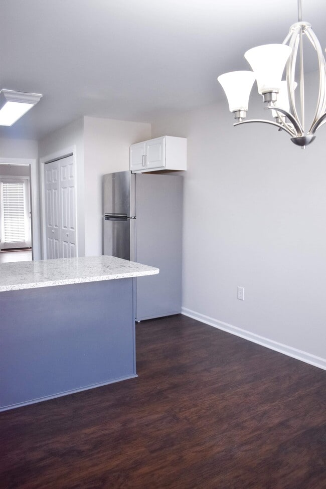 Building Photo - Deveron Townhome