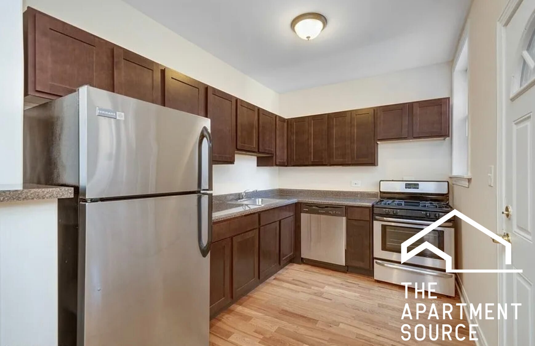 Building Photo - 849 W Cornelia Ave