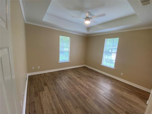 Building Photo - 2511 Fernwood Ave