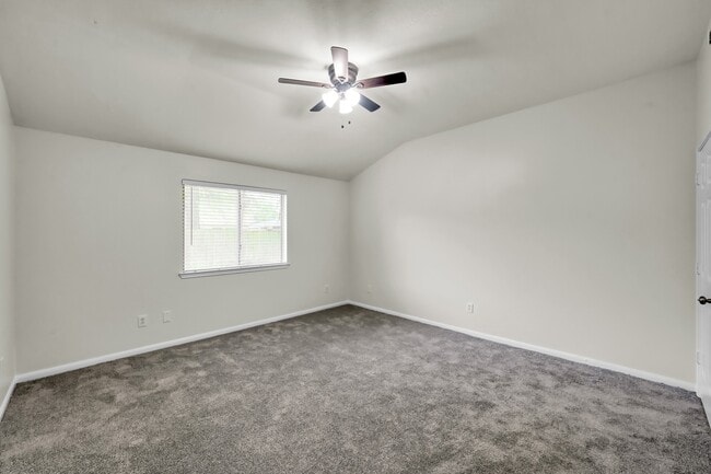 Building Photo - 28715 Fox Lynn Dr