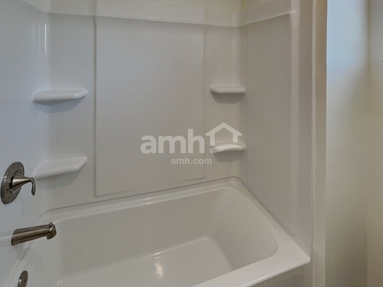 Building Photo - 3505 Shane Hill Rd SW