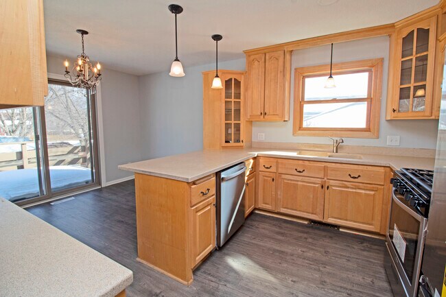 Building Photo - 7250 122nd Ave N