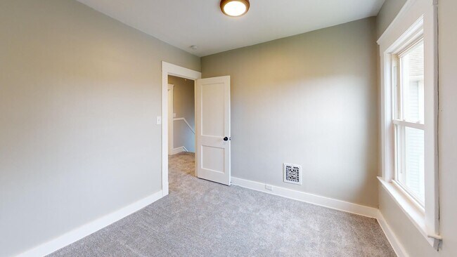 Building Photo - Old Brooklyn Area - 3 Bedroom Single Famil...