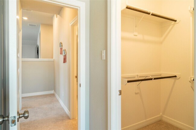 Building Photo - 29023 Laurel Grove Ln