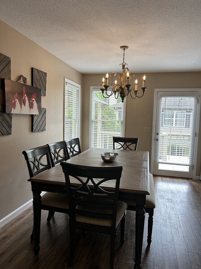 Building Photo - 203 Snead Dr