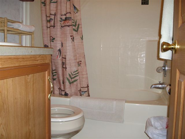 Building Photo - 403 S Vista Dr