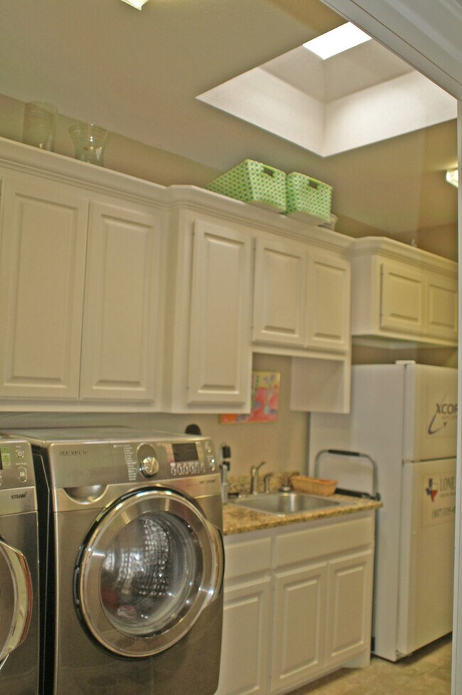 Building Photo - 4304 Saltillo Ct