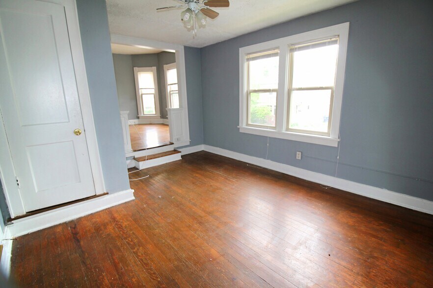 Bedroom - 237 E Duncan St