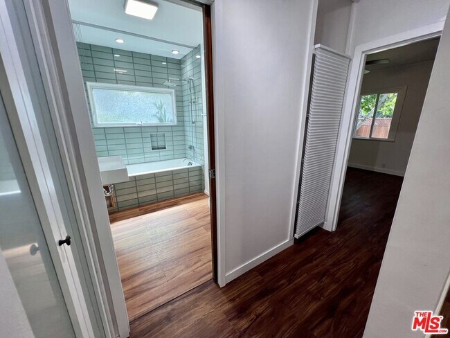 Building Photo - 832 Indiana Ave