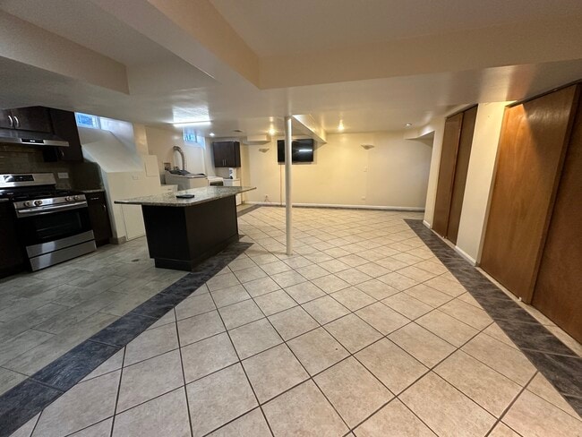 Building Photo - 3929 Jarvis Ave