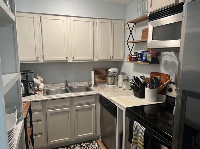 Building Photo - 1212 Doris Ave