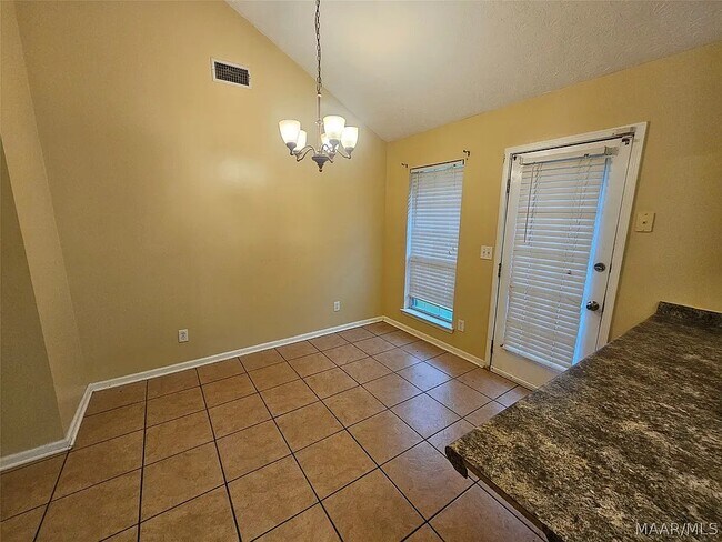 Building Photo - 1624 Vista View Dr