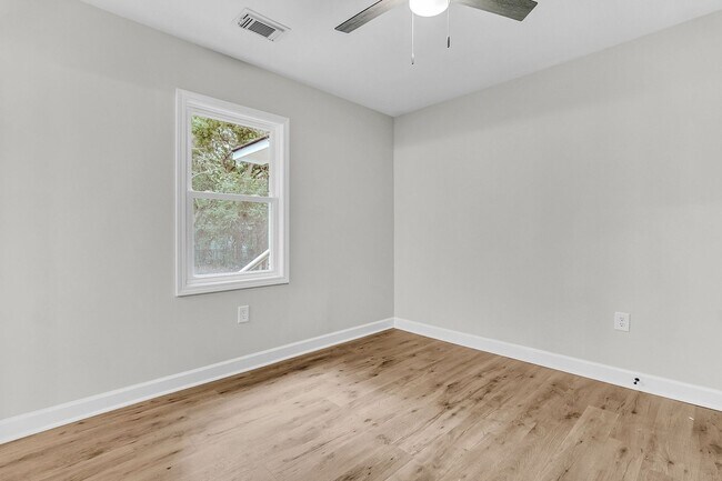 Building Photo - 30 Guerry Cir