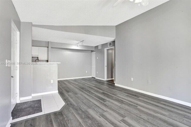 Building Photo - 4820 N State Rd 7