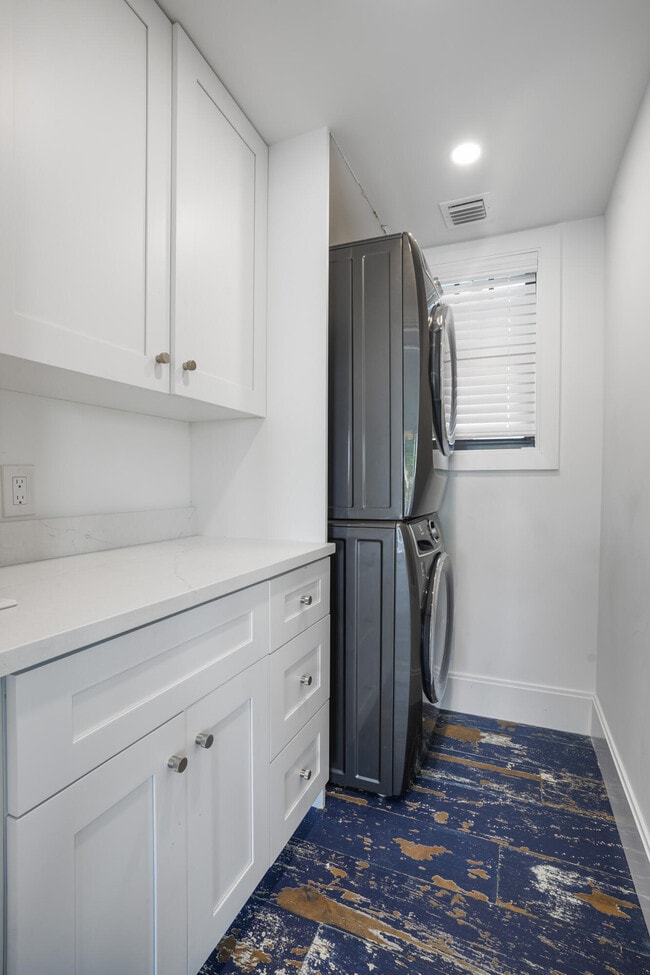 Building Photo - 19471 Harbor Rd S