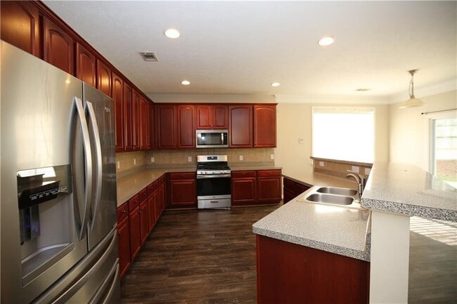 Building Photo - 173 Parkmont Ct