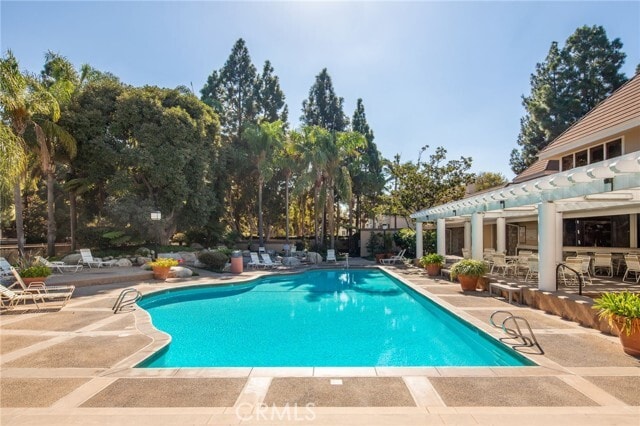 Building Photo - 2621 Plaza del Amo