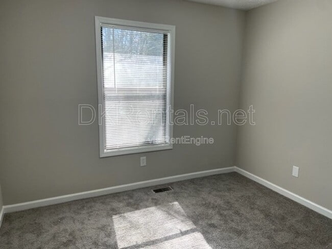 Building Photo - 1092 Dassow Ct