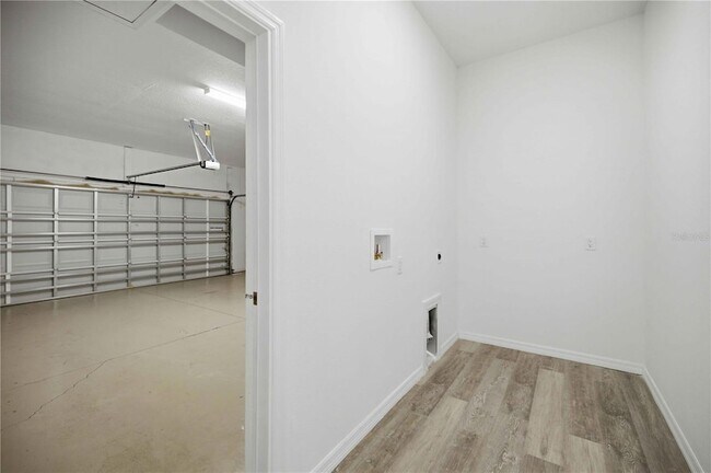 Building Photo - 13765 SW 81 Cir