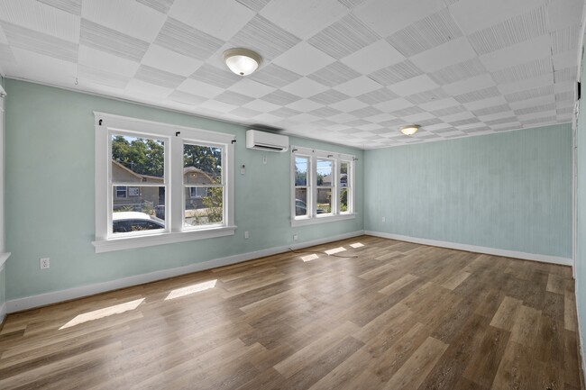 Building Photo - 503 W Jackson St
