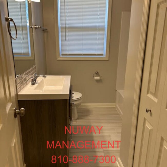 Building Photo - AVAILABLE NOW - 3 bedroom house in Grand B...