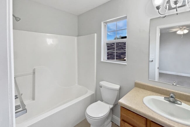 Building Photo - 4201 Miracle Ln