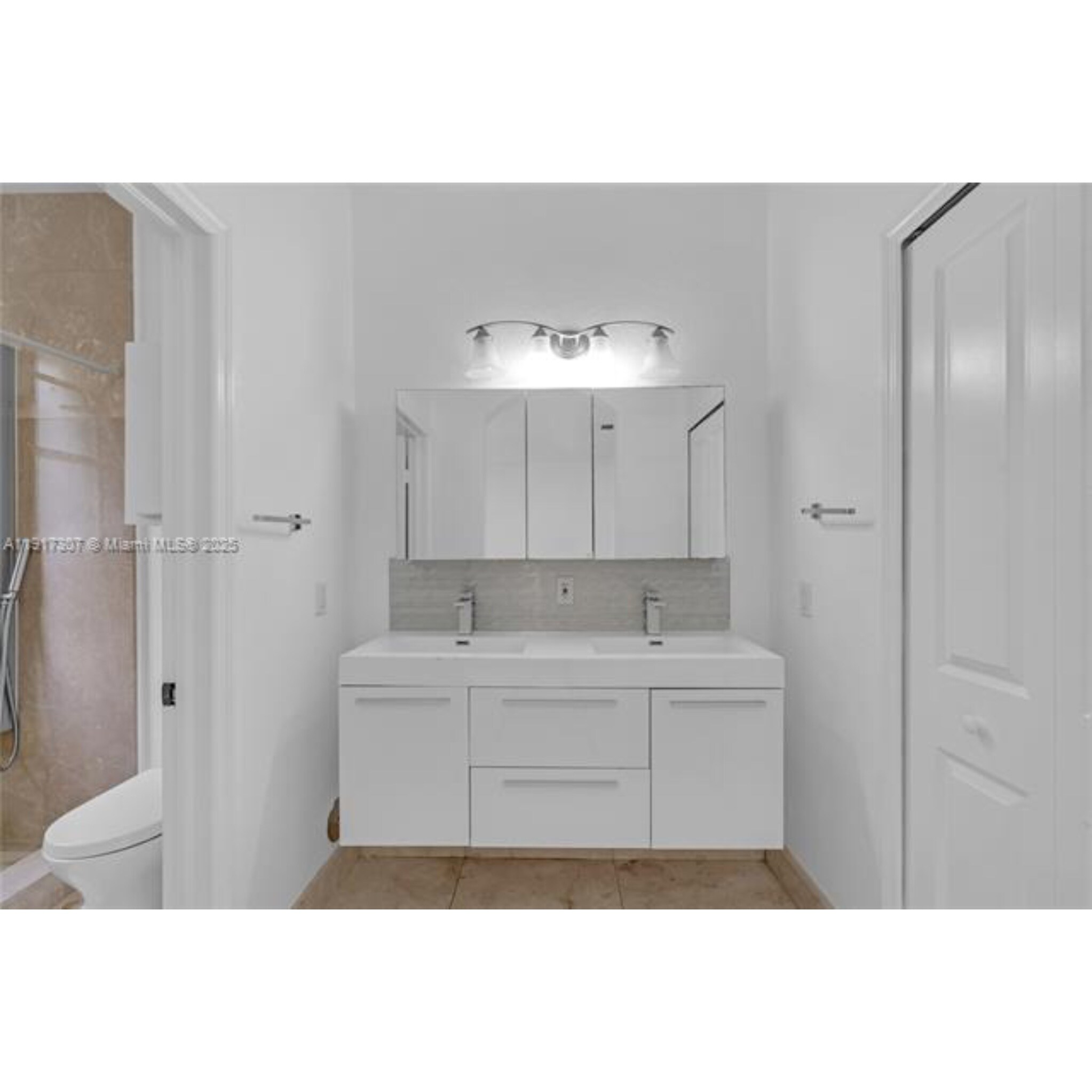 Building Photo - 8643 NW 112th Pl