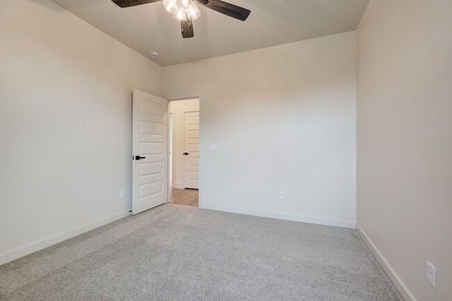 Building Photo - 6016 Kinnick Dr