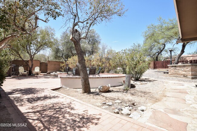 Building Photo - 6902 E Big Bear Dr