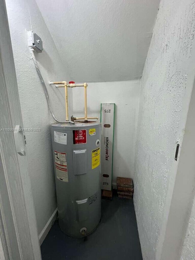 Building Photo - 3399 W 90th Terrace