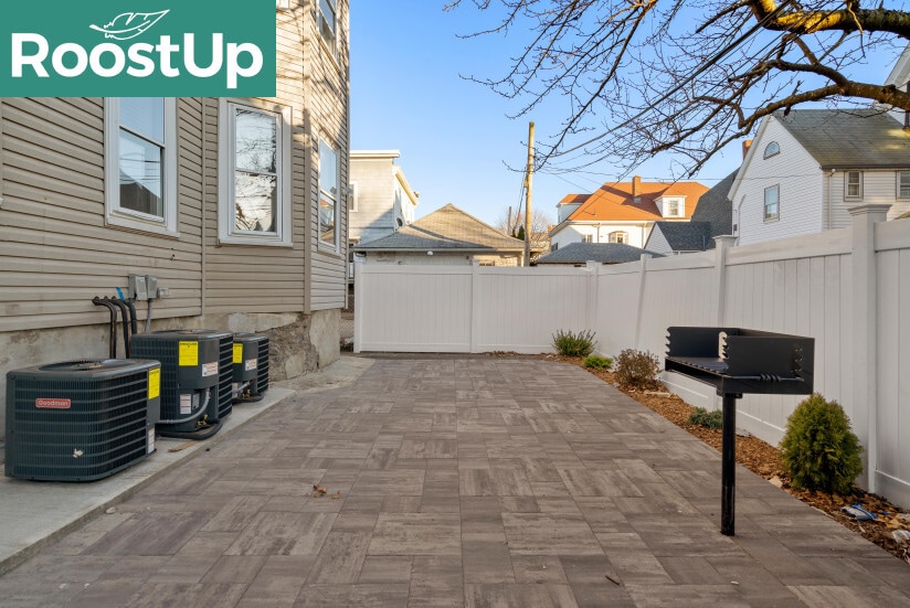 Building Photo - Furnished Bedroom with Private Bath in East Boston