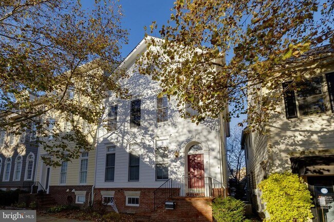 Primary Photo - 303 Inspiration Ln