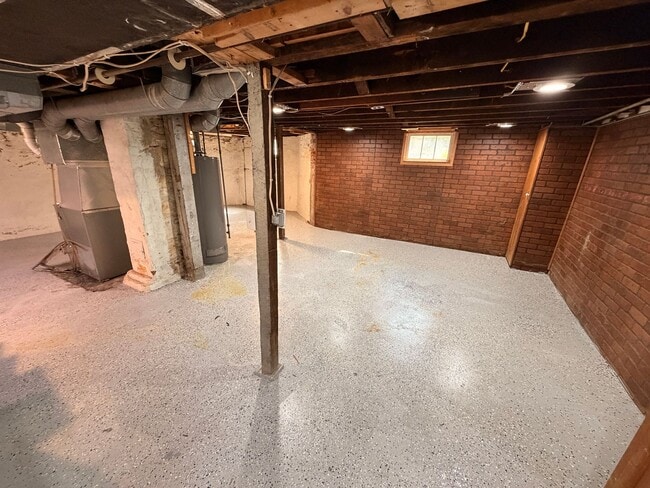 Building Photo - 2737 11th Ave