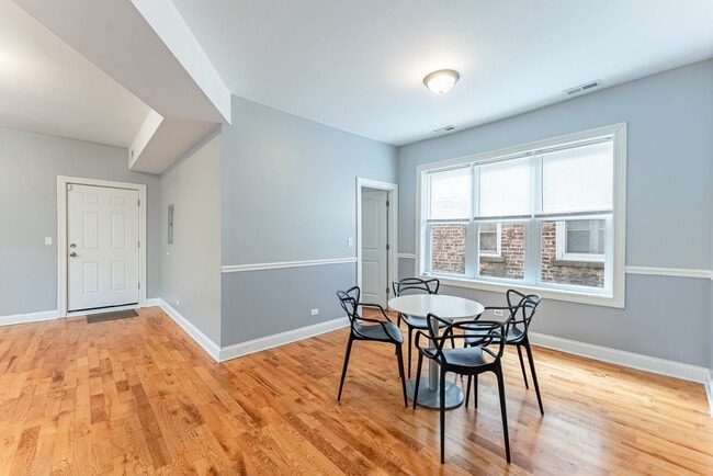 Building Photo - 163 N Lockwood Ave