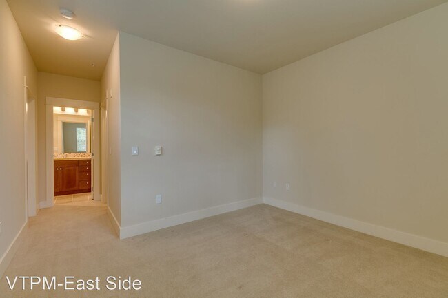 Building Photo - 8531 Avondale Rd NE