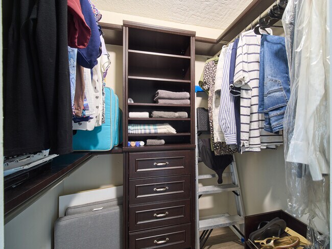 Building Photo - 19218 Glenmoor Dr